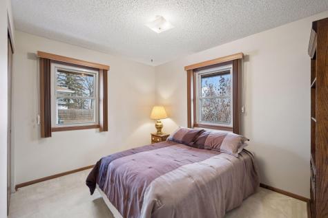 5526 Unity Avenue N Crystal MN 55429
