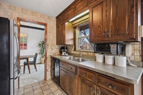 5526 Unity Avenue N Crystal MN 55429