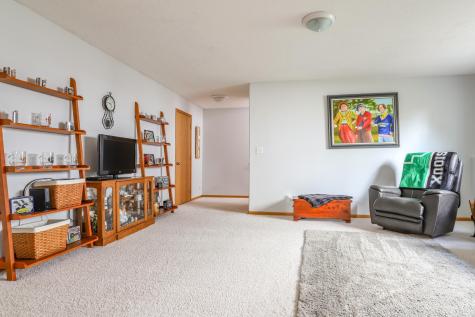 4276 39 1/2 Avenue S Fargo ND 58104