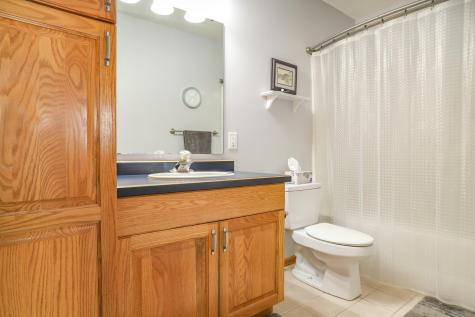 4276 39 1/2 Avenue S Fargo ND 58104