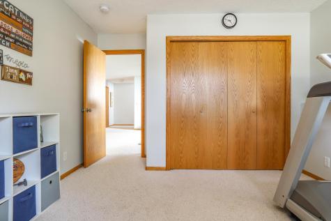 4276 39 1/2 Avenue S Fargo ND 58104