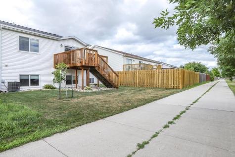 4276 39 1/2 Avenue S Fargo ND 58104