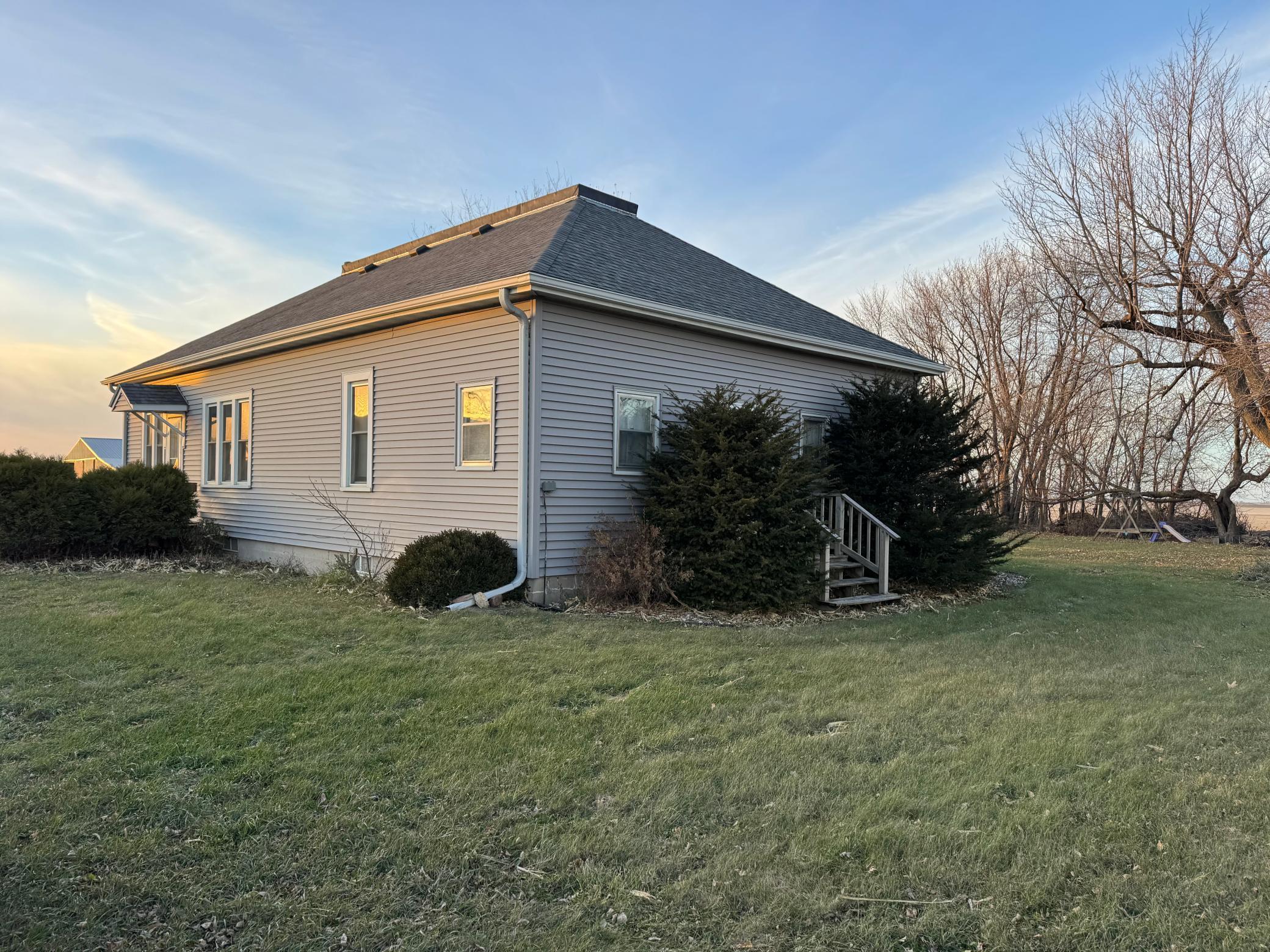24543 630th Avenue Alden MN 56009