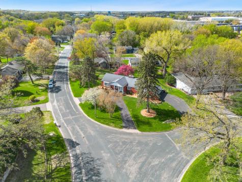 6708 Sally Lane Edina MN 55439