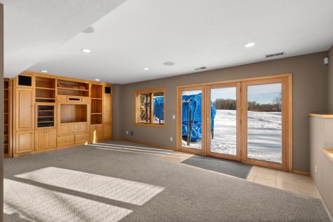 447 Theis Drive Shakopee MN 55379