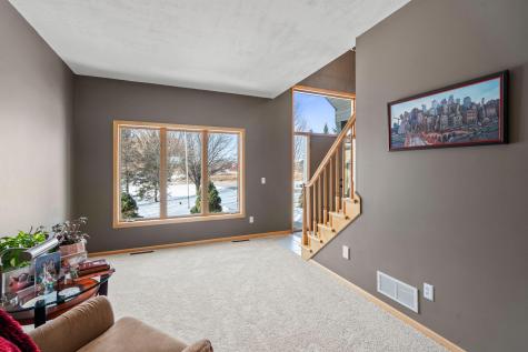447 Theis Drive Shakopee MN 55379