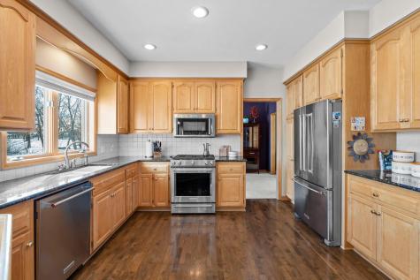 447 Theis Drive Shakopee MN 55379