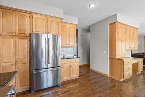 447 Theis Drive Shakopee MN 55379