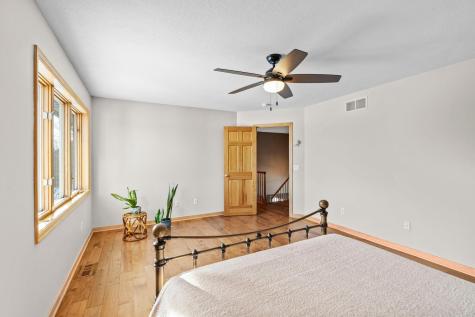 447 Theis Drive Shakopee MN 55379