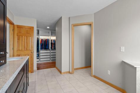 447 Theis Drive Shakopee MN 55379