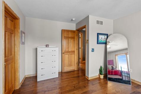 447 Theis Drive Shakopee MN 55379
