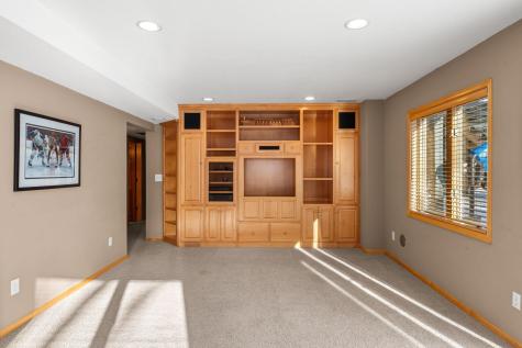 447 Theis Drive Shakopee MN 55379