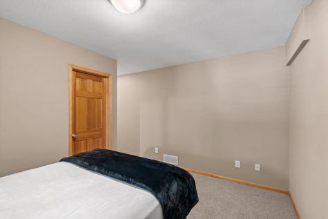 447 Theis Drive Shakopee MN 55379