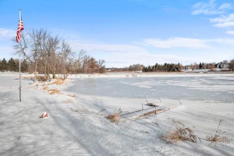 447 Theis Drive Shakopee MN 55379