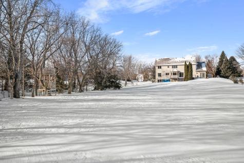 447 Theis Drive Shakopee MN 55379