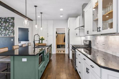 9091 River Rock Drive N Chanhassen MN 55317
