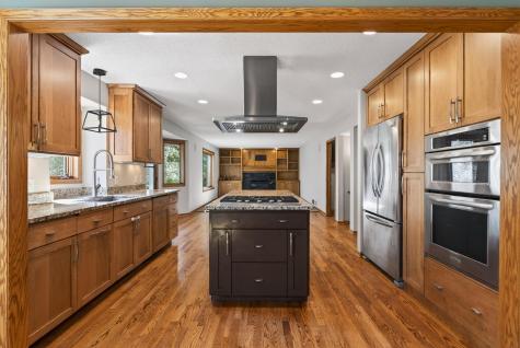 4696 Weston Hills Drive Eagan MN 55123