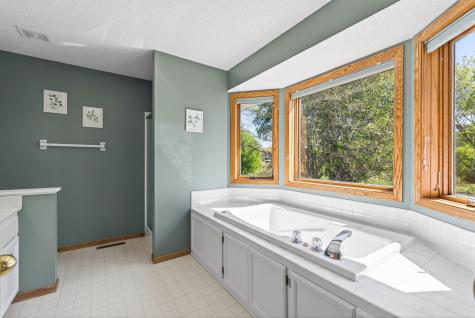 4696 Weston Hills Drive Eagan MN 55123
