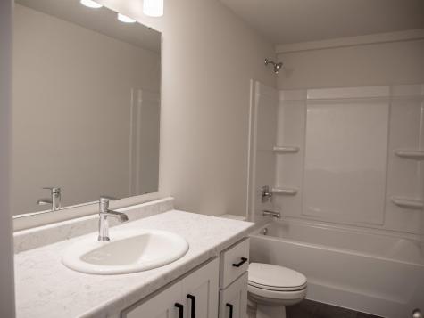 6704 Meadow View Drive S Fargo ND 58104