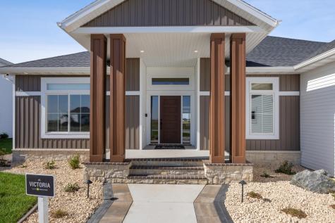 6833 Sunrise Point Horace ND 58047