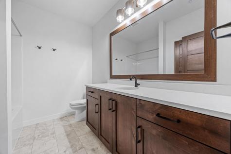 6833 Sunrise Point Horace ND 58047