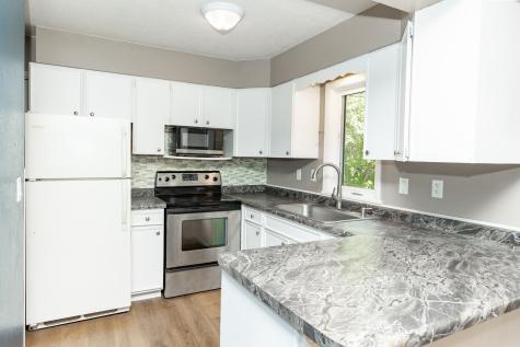 226 10 1/2 Avenue W West Fargo ND 58078