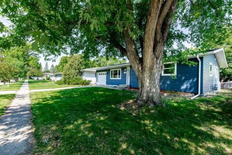 226 10 1/2 Avenue W West Fargo ND 58078