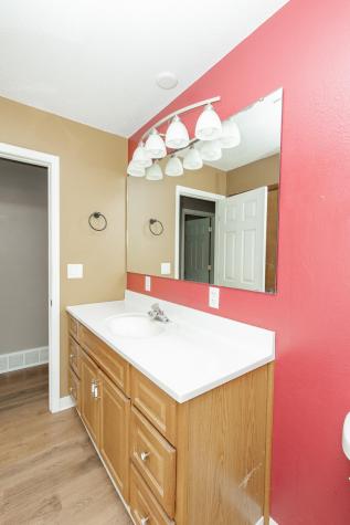 226 10 1/2 Avenue W West Fargo ND 58078