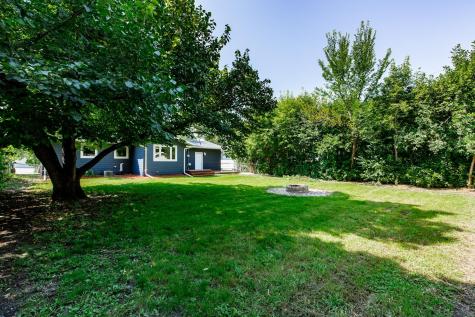 226 10 1/2 Avenue W West Fargo ND 58078