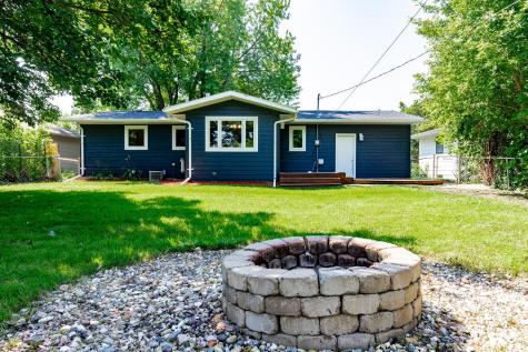 226 10 1/2 Avenue W West Fargo ND 58078