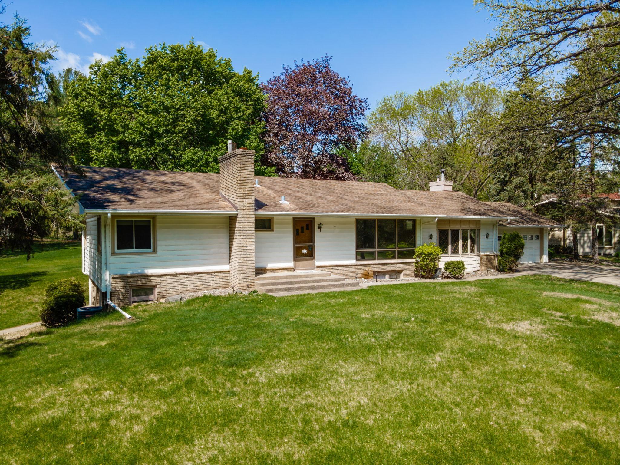 1125 Oakview Lane N Plymouth MN 55441