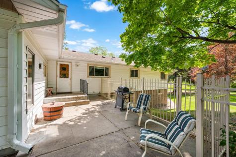 1125 Oakview Lane N Plymouth MN 55441