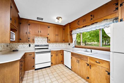 1125 Oakview Lane N Plymouth MN 55441