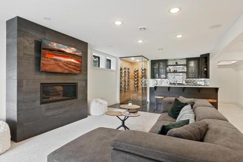 6908 Paiute Circle Edina MN 55439
