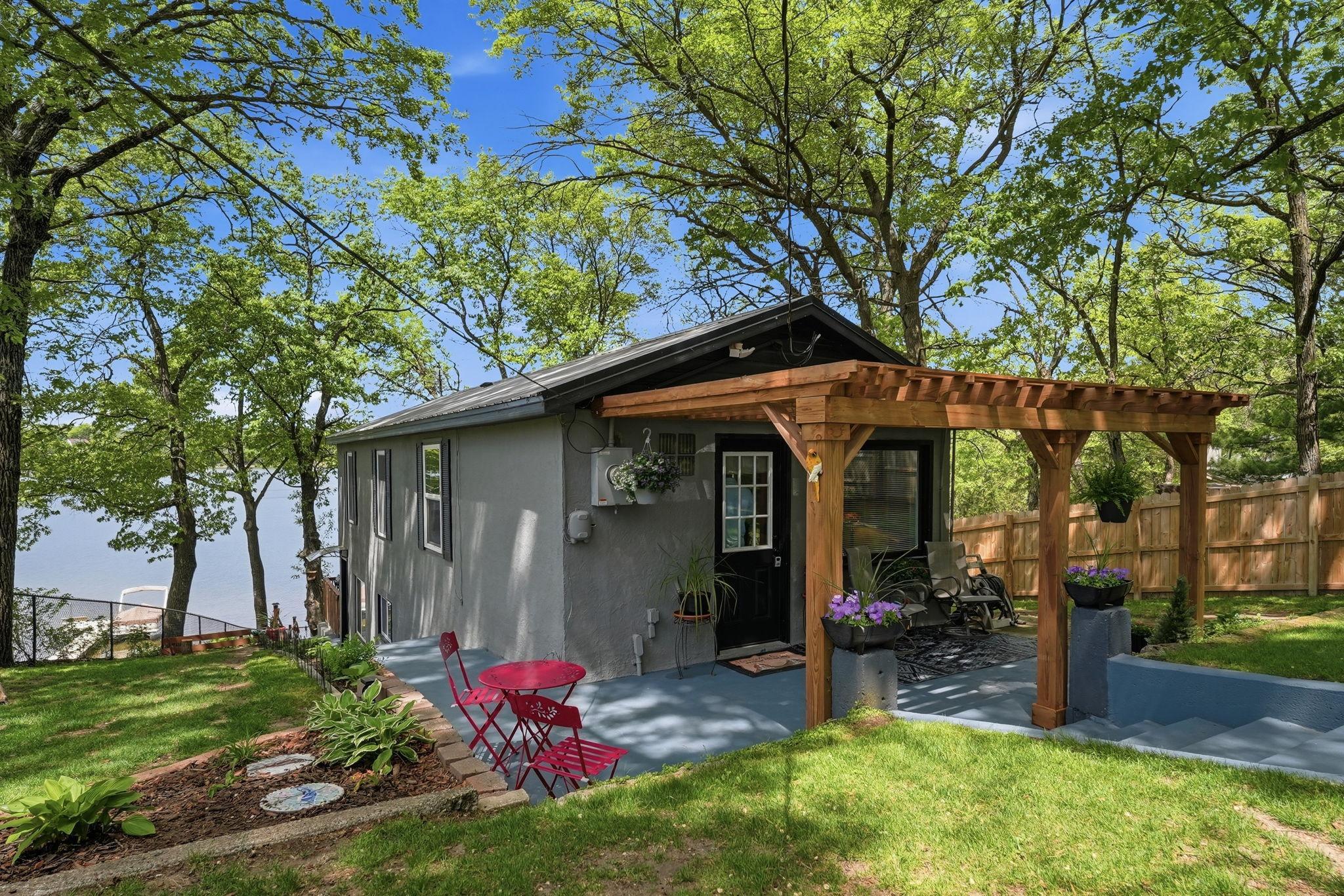 4292 115th Avenue Clear Lake MN 55319