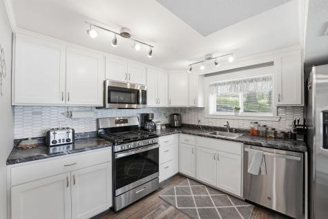 4292 115th Avenue Clear Lake MN 55319