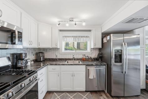 4292 115th Avenue Clear Lake MN 55319