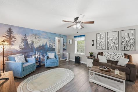 4292 115th Avenue Clear Lake MN 55319