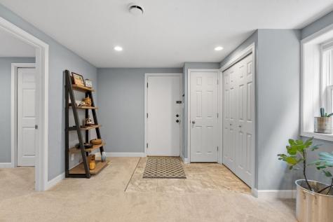 21 Russell Avenue S Minneapolis MN 55405