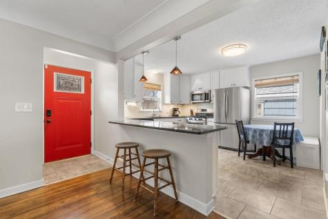 21 Russell Avenue S Minneapolis MN 55405