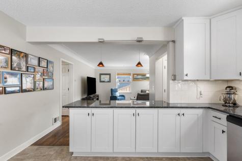 21 Russell Avenue S Minneapolis MN 55405