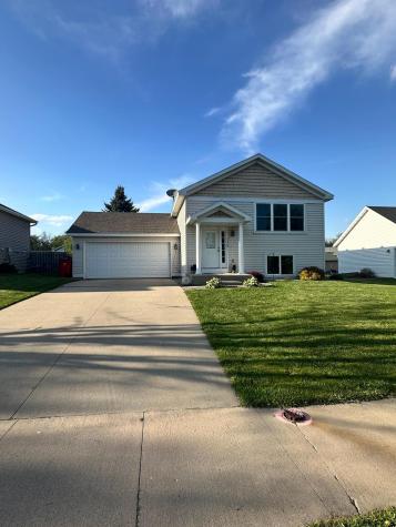 530 7th Street SW Pine Island MN 55963