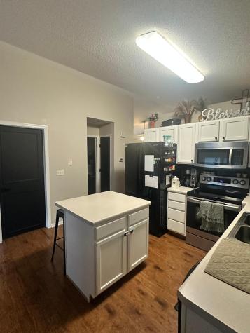 530 7th Street SW Pine Island MN 55963