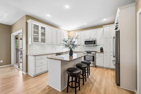 3555 Woodland Trail Eagan MN 55123