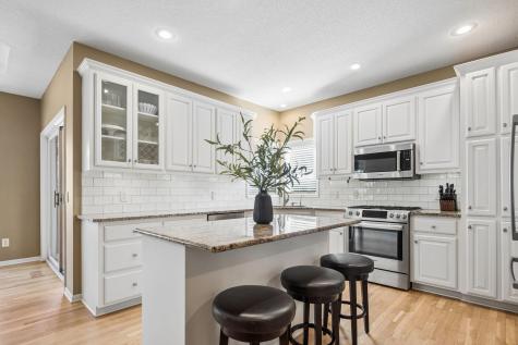 3555 Woodland Trail Eagan MN 55123