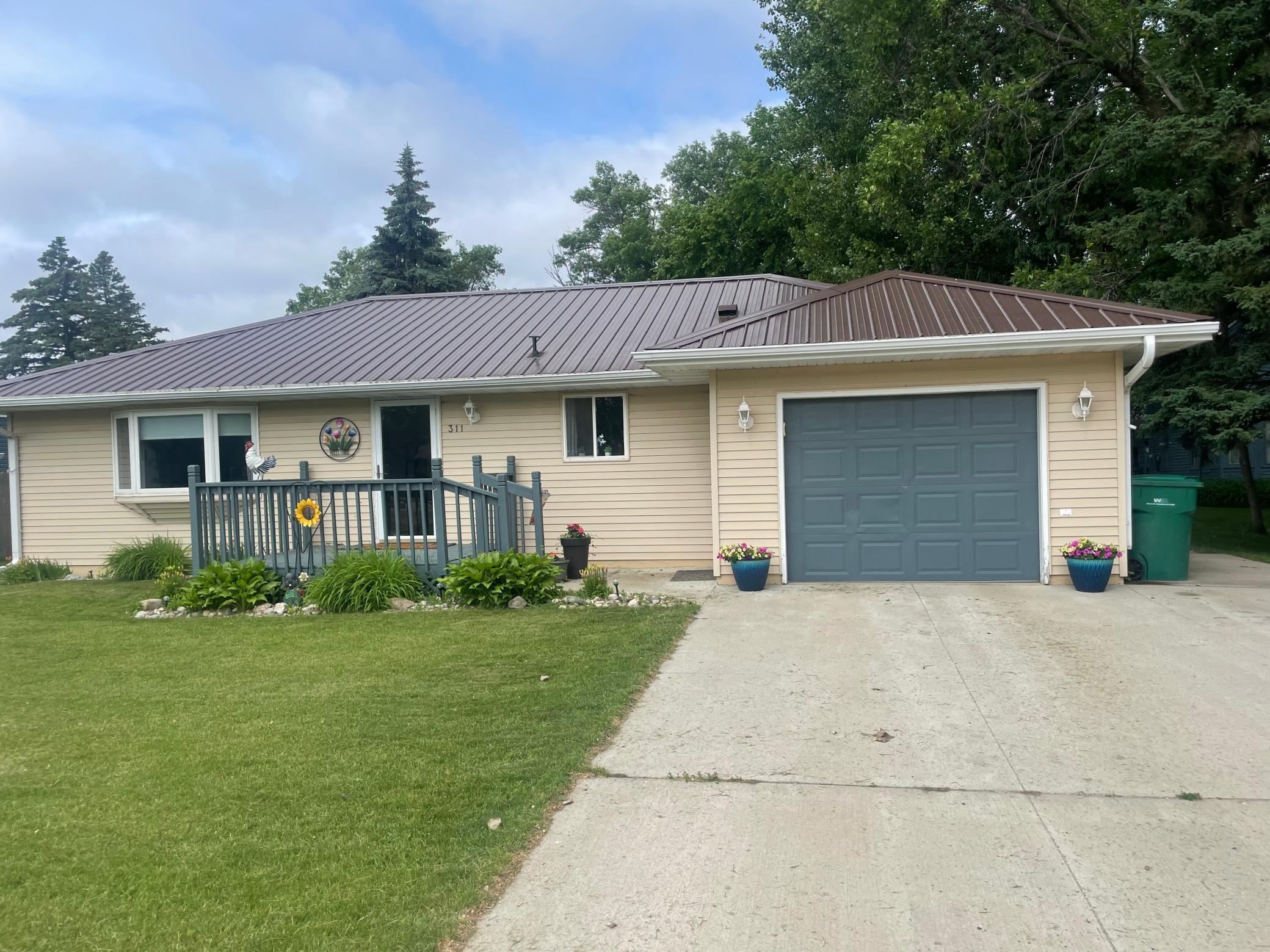 311 4th Avenue E Abercrombie ND 58001