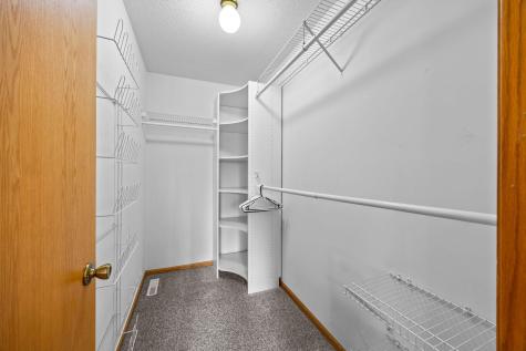 335 Creekside Drive Buffalo MN 55313