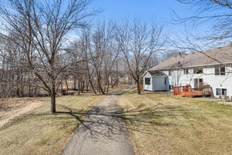 335 Creekside Drive Buffalo MN 55313