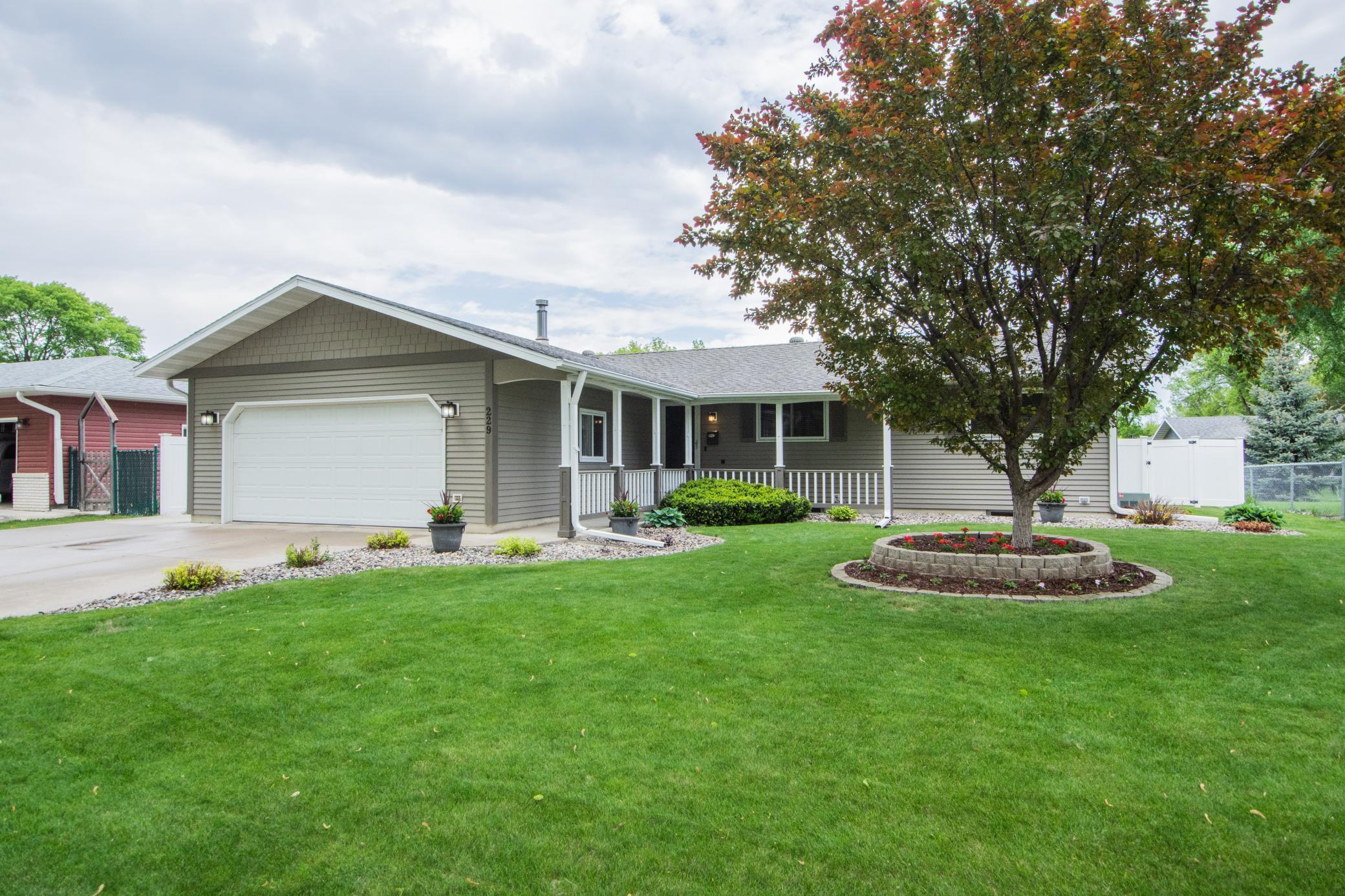 229 30th Avenue N Fargo ND 58102