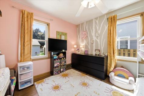 318 13th Avenue N South Saint Paul MN 55075